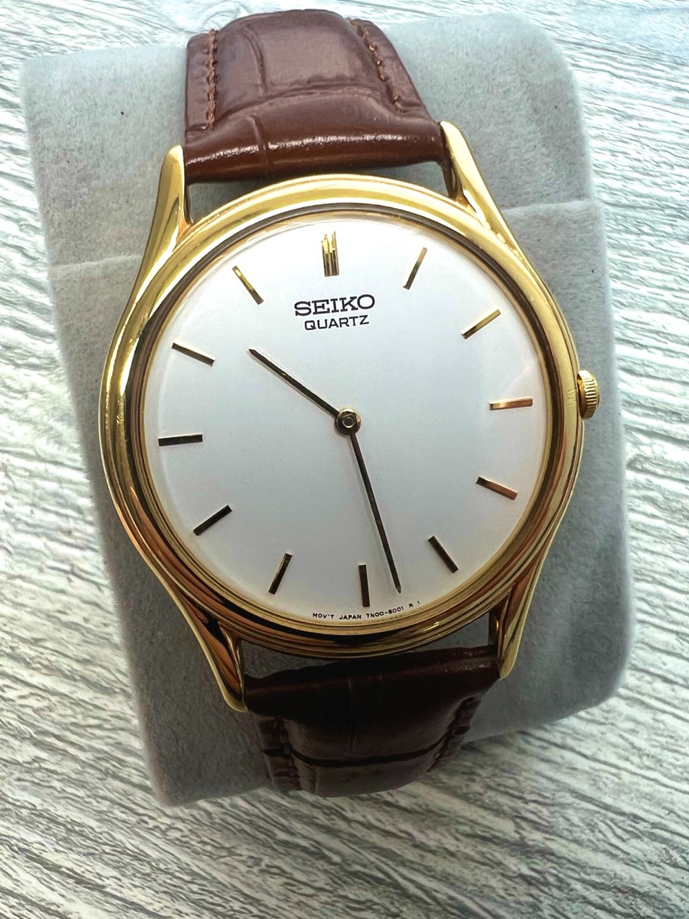 Seiko Vintage White dial Dress watch with leather band